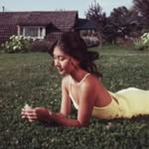 @esimzhanova_ profile image