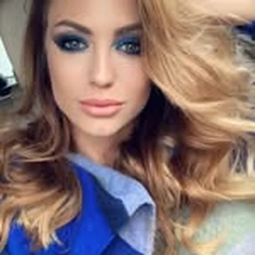 @eszterwolf profile image