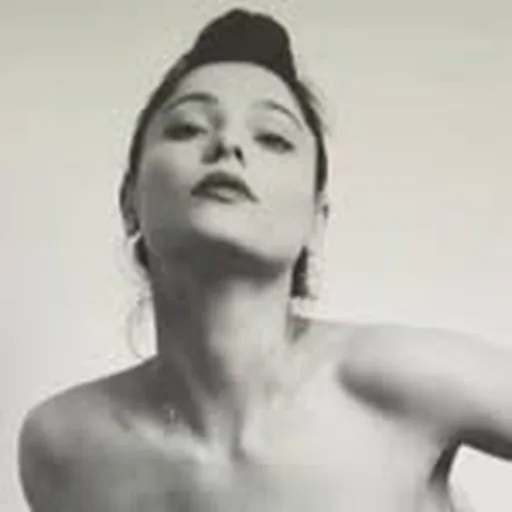 @eva_cela profile image