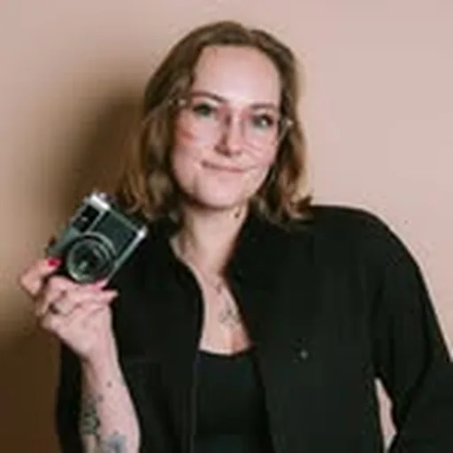 @evacaptures profile image