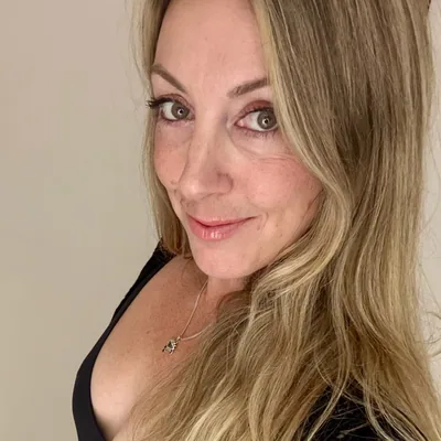 @eve_dumas profile image