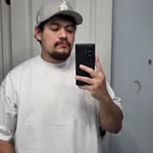 @evonaz_ profile image