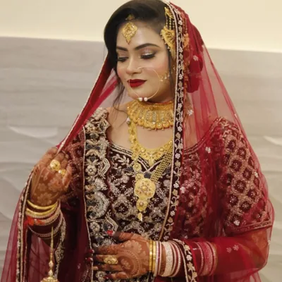 @facesbyarshi_ profile image