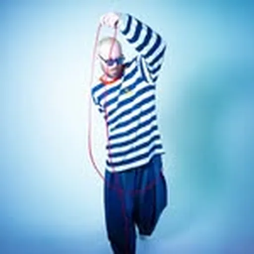 @famousfriend profile image