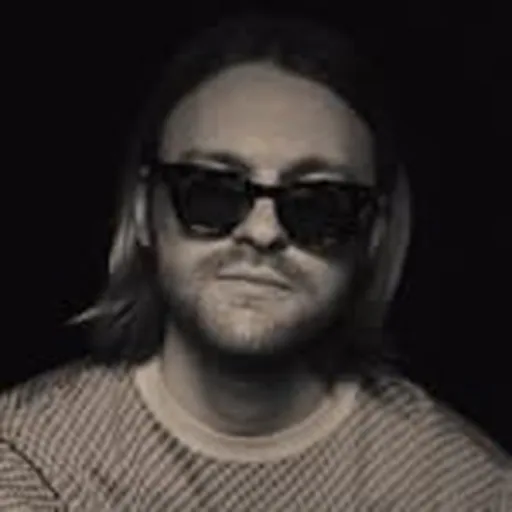 @finneas profile image