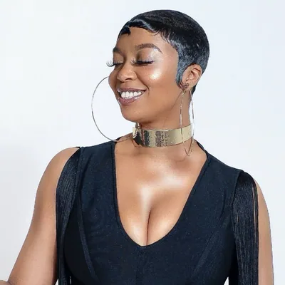 @flyfemalebarber profile image