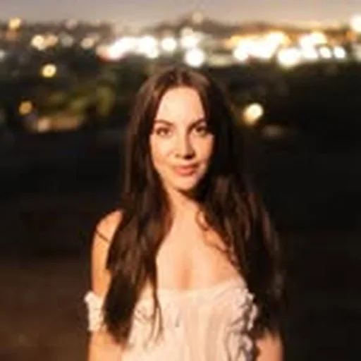 @flylaura profile image