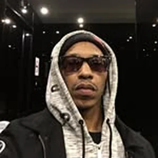 @fredro_starr profile image