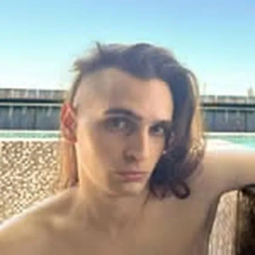 @full_toe profile image