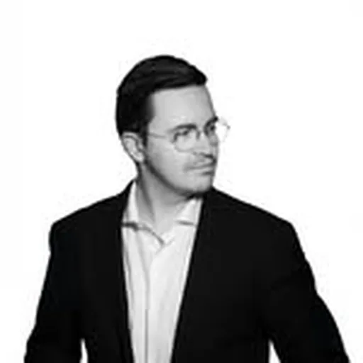 @fulop.robert.photo profile image