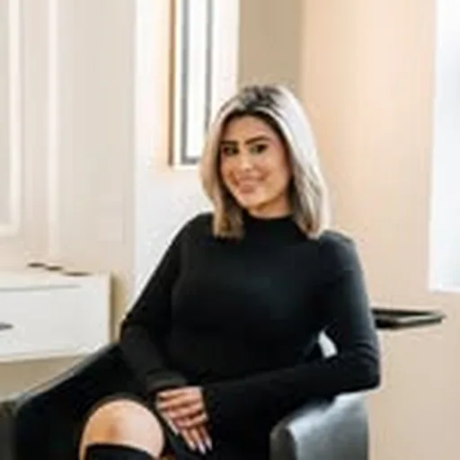 @glambylayal.z profile image