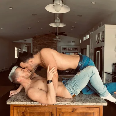 @gorgeousgaycouples profile image