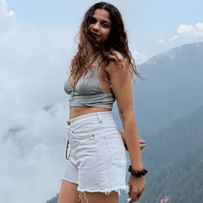 @hahahaharshitaaaaa profile image