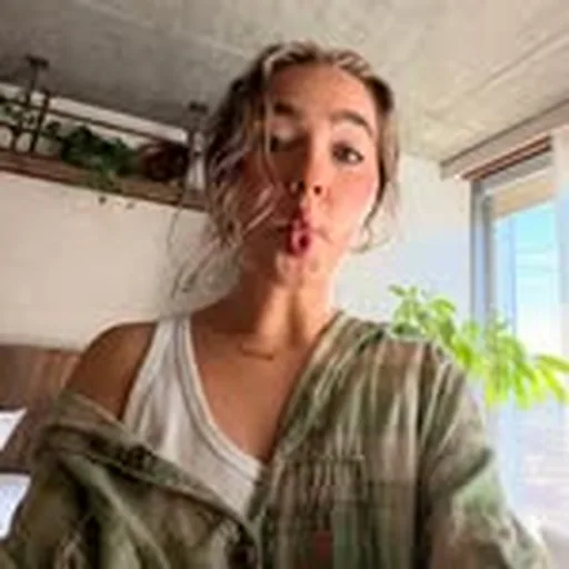 @haleyluhoo profile image
