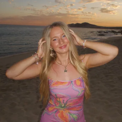 @hannahelisewise profile image