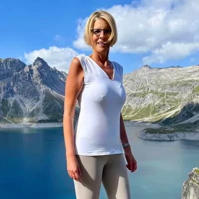 @happy.mountain.nature.girl profile image