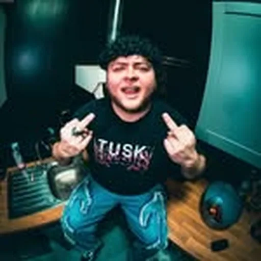 @hardwaxx profile image