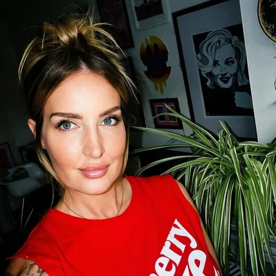 @helenstanleyofficial profile image