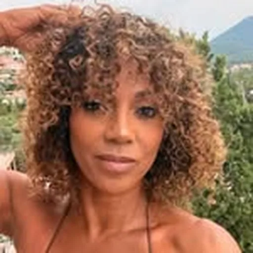 @hollyrpeete profile image