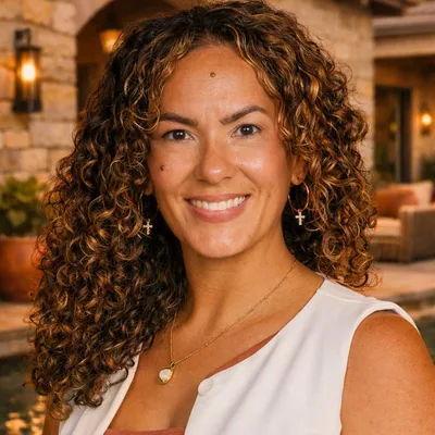 @homeswithvee profile image