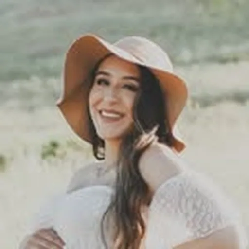 @homewithevelyn_ profile image