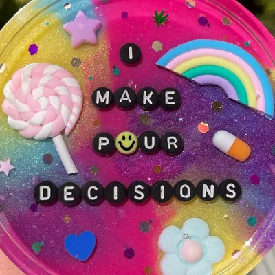 @i.make.pour.decisions profile image