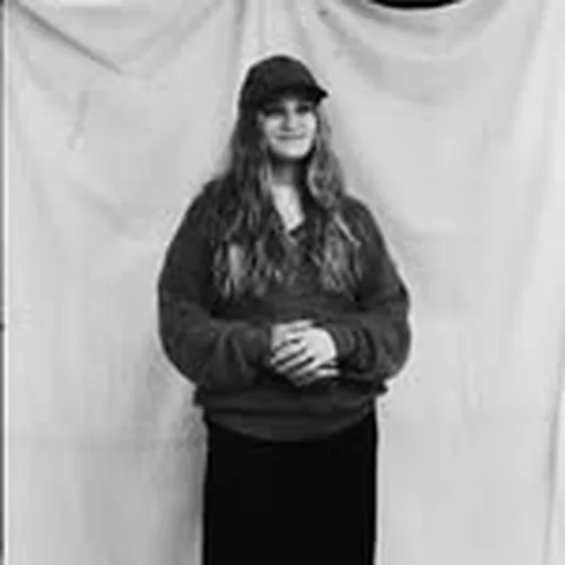 @iamhollyn profile image
