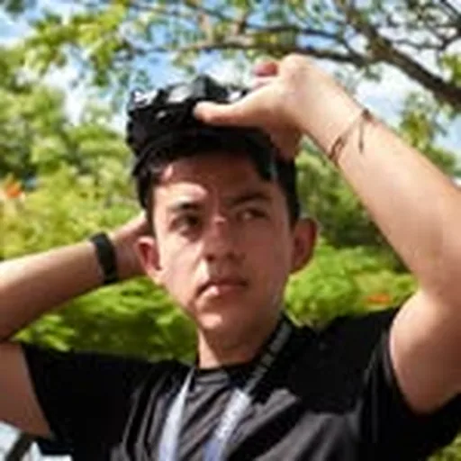 @imjuliian profile image