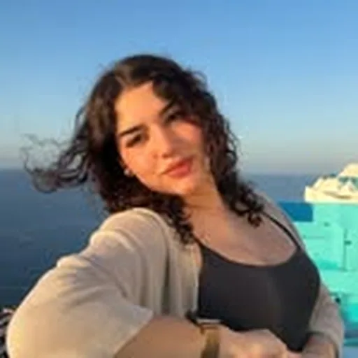 @influalii profile image