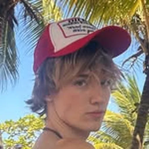 @itsdevonhenby profile image