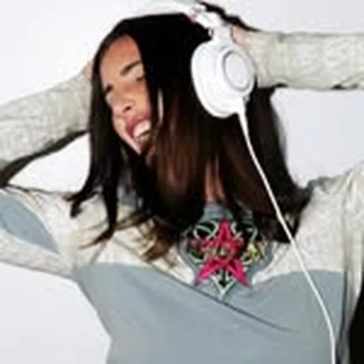 @itsellamusic profile image