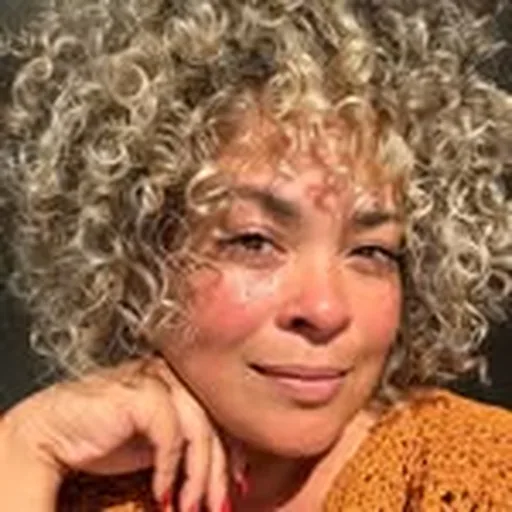 @itsholly profile image