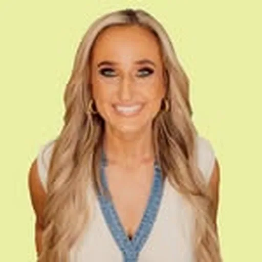 @itslindsayhill profile image