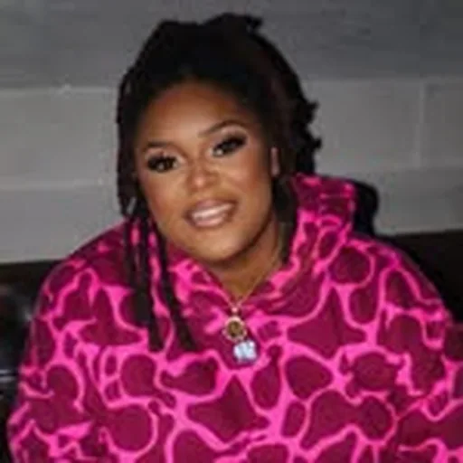 @itstwoelles profile image