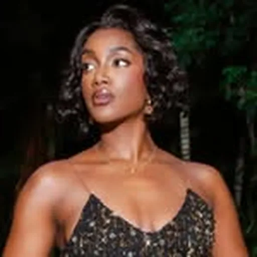 @izaempress profile image