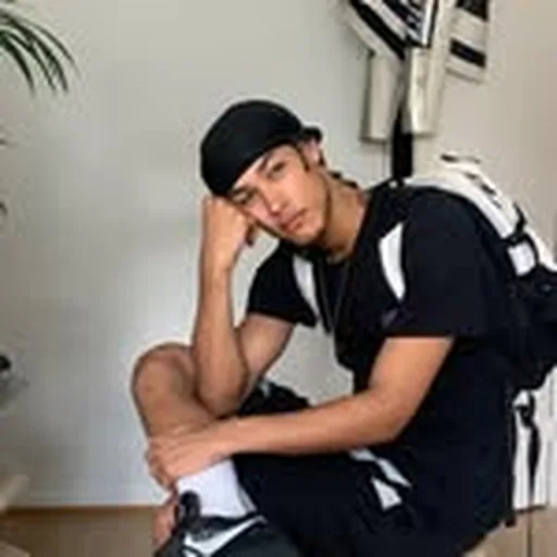 @j_magz profile image