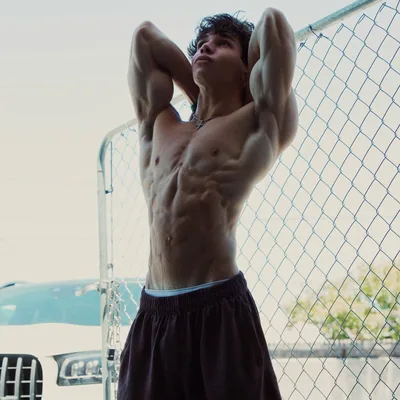 @jacob.tiger.lifts profile image
