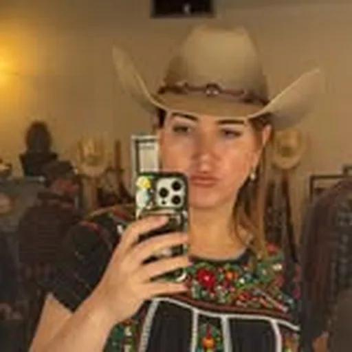 @jess_elgene profile image