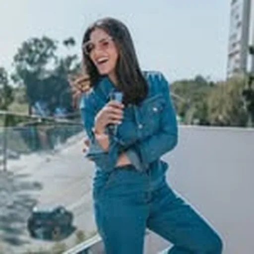 @jessicanaziri profile image