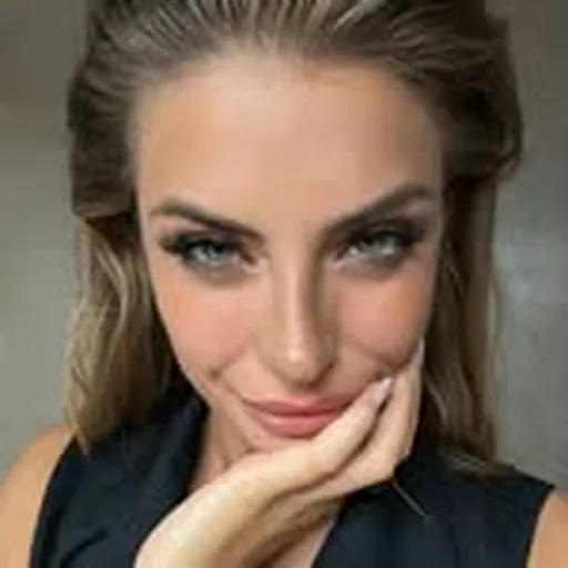 @joy_pariss profile image