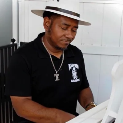 @juicetheproducer813239 profile image