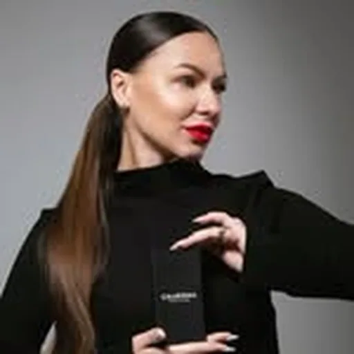 @julia_kharlova_ profile image