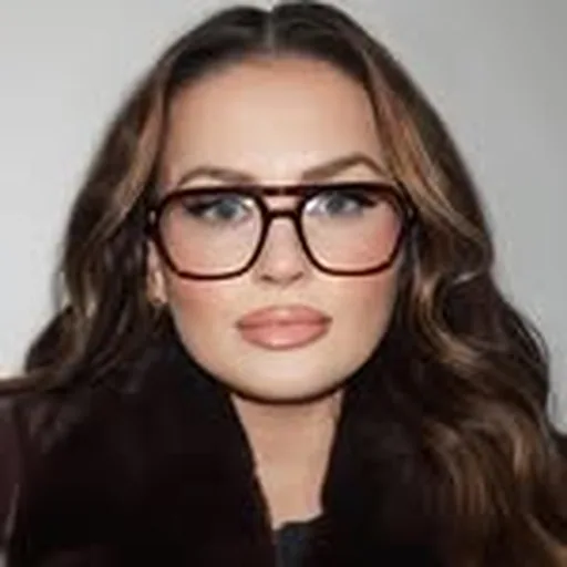 @juliaedwardsmakeup profile image