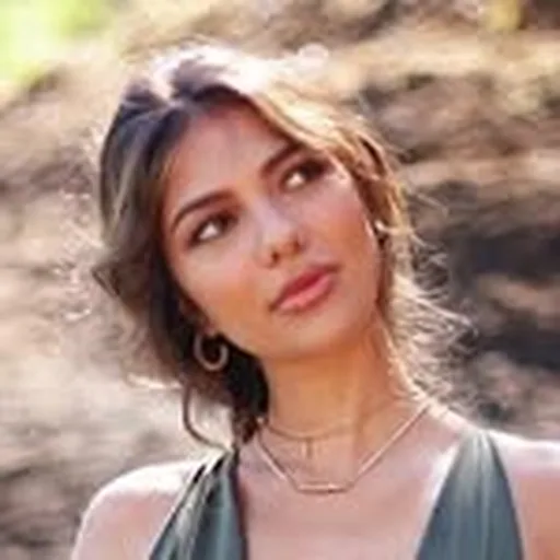 @julianaserena_ profile image
