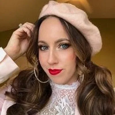@juliestory profile image