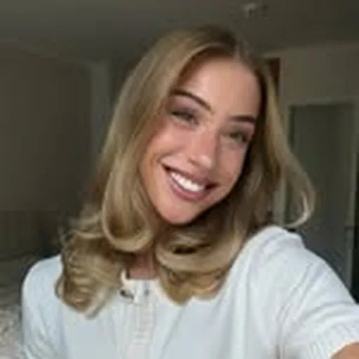 @justsayeleanor profile image