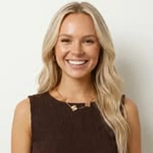 @katiecrossofficial profile image