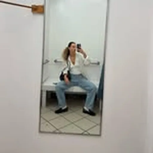 @kelseylheinze profile image