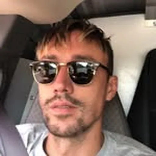@kirb_ztomp profile image