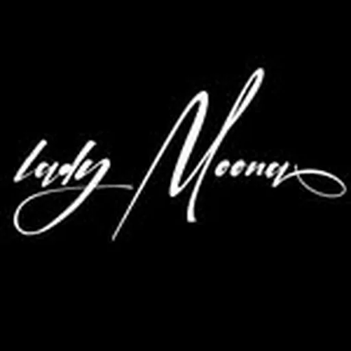 @lady_moona_ profile image